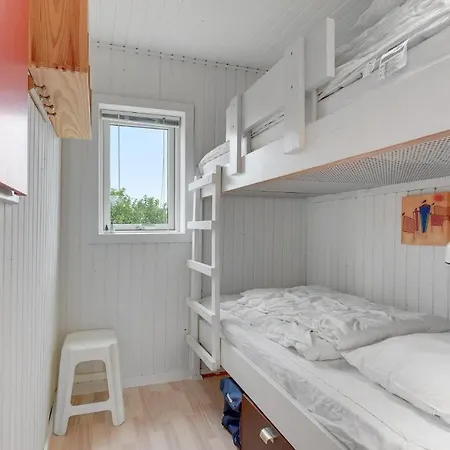 בית נופש In With 2 Bedrooms And Wifi Hejls